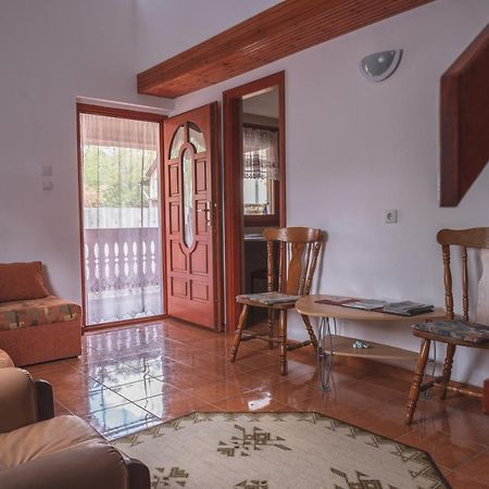 Olajos Apartman Hotell Berekfürdő Exteriör bild