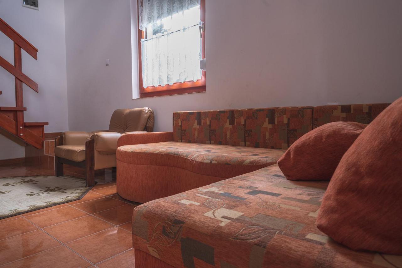 Olajos Apartman Hotell Berekfürdő Exteriör bild